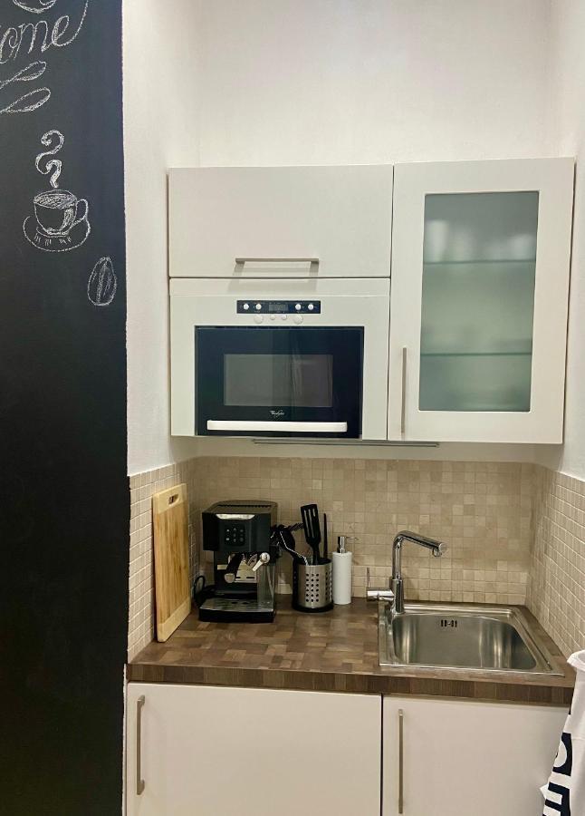 Lokal Apartment ปราก ภายนอก รูปภาพ